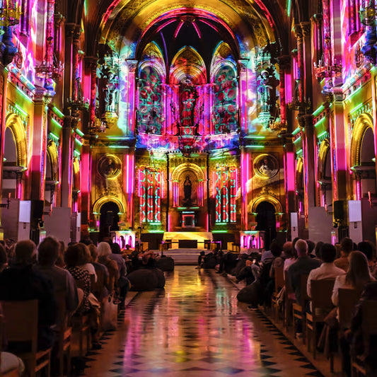 Eonarium Genesis – en uppslukande ljusshow i Eric Ericsonhallen